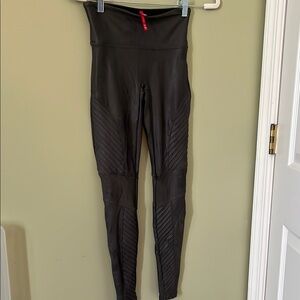 SPANX Black Performance Leggings with Textured Design